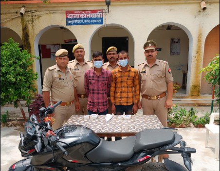 एटीएम कार्ड चोरी कर रूपये निकालने वाले 02 शातिर अभियुक्त गिरफ्तार किये गये