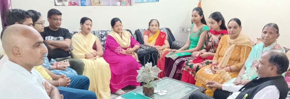 Students' future at stake in dispute between teachers and administrators; warning of violent agitation