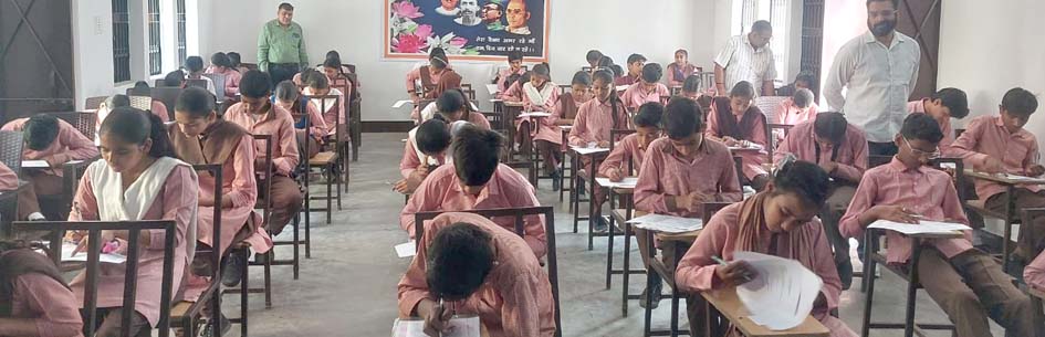 Class wise winners hoisted the flag in the development block level Science Olympiad.