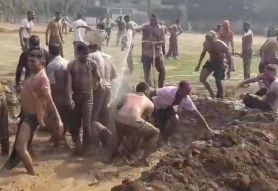 Holi was celebrated with great enthusiasm in Saharanpur Police Line.