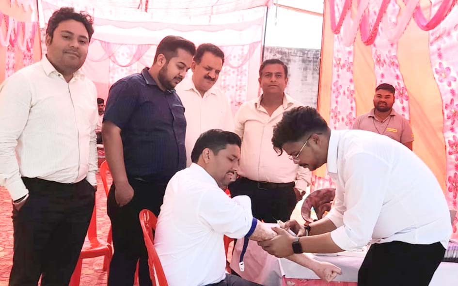 Health check-up camp organised in Pilkhani Industrial Area, over 300 people got themselves examined