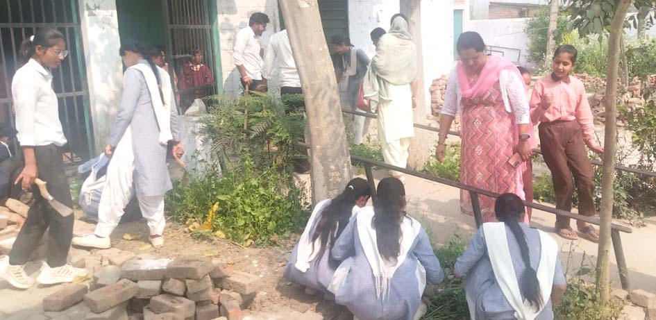 National Service Scheme volunteers made villagers aware about cleanliness