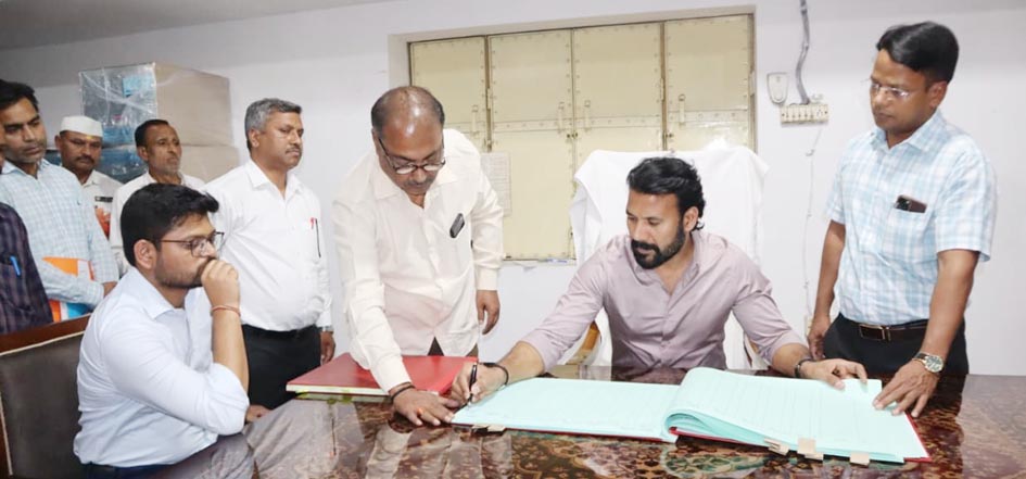 Saharanpur's development will gain new momentum, the newly appointed District Magistrate has given instructions to complete the projects in a timely manner.