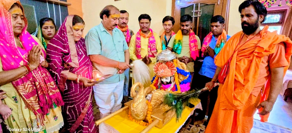 The streets resonated with the chants of Khatu Shyam.