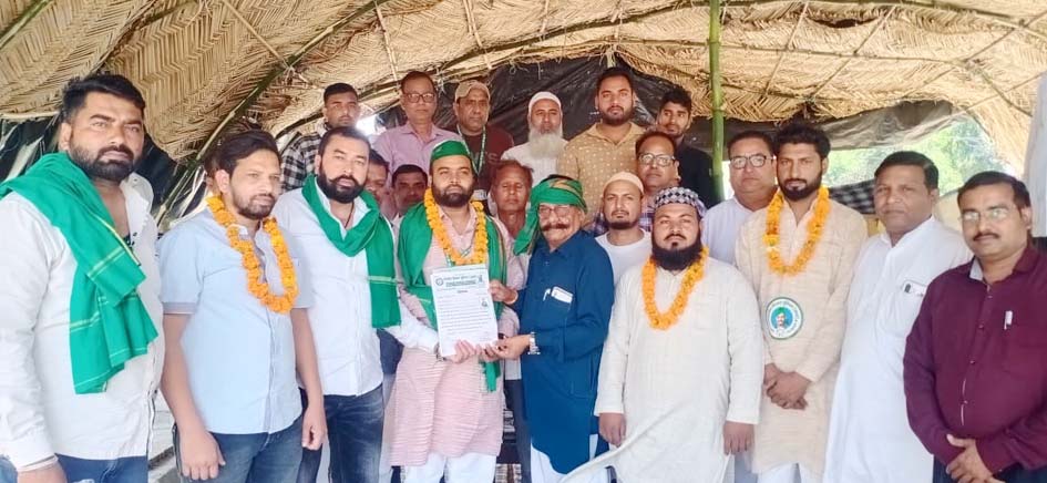 The Bhakiyu Rakshak protest demanding a flyover at the bus stand continues for the 14th day.