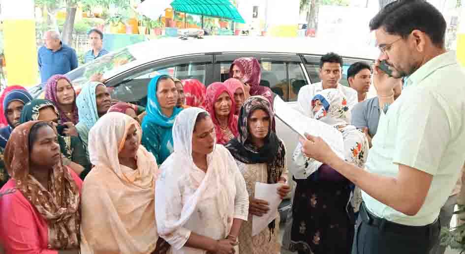 Ultimatum from the women of Asanwali: Remove the liquor shop or there will be a violent protest.