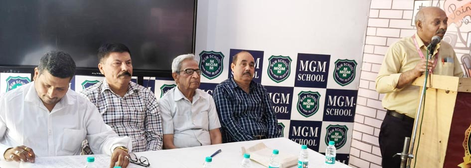 Students pledged to study regularly at a seminar on World Book Day.