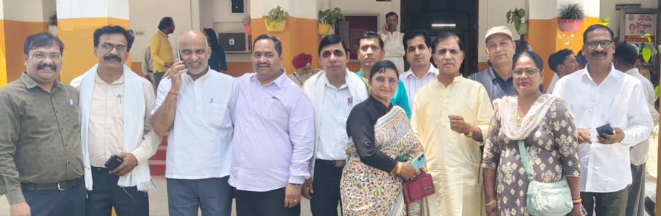 Teachers' union expressed anger over the shortage of NCERT books.