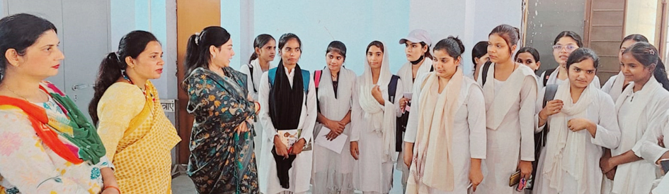 Aarti Sharma Roars at Munna Lal College; Mobilizes Public Outrage to Brand SP and Congress as Anti-Women