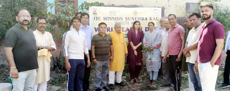 On Earth Day, Umang Seva Samiti informed about the harmful effects of single-use plastic.