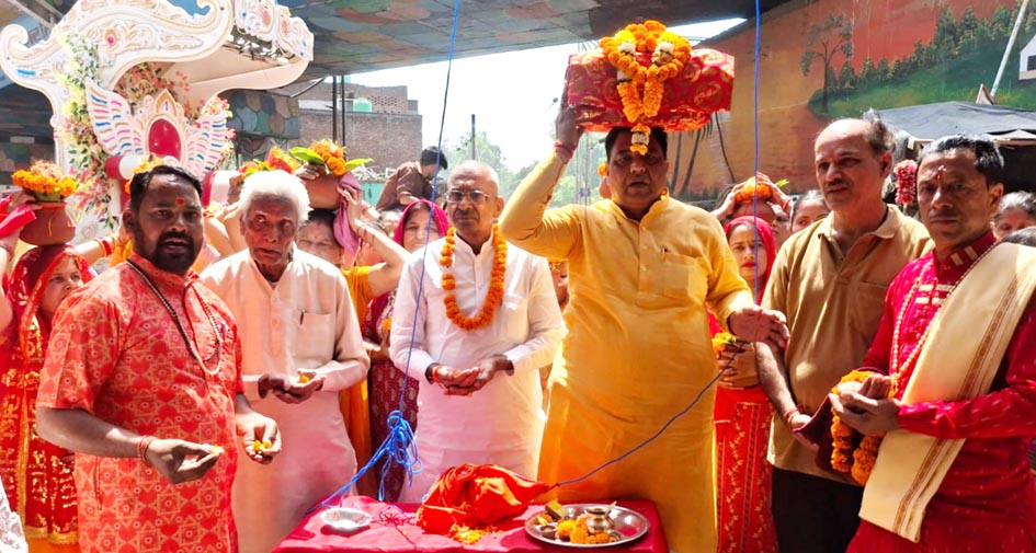 Shrimad Devi Bhagwat Mahapuran started with a procession