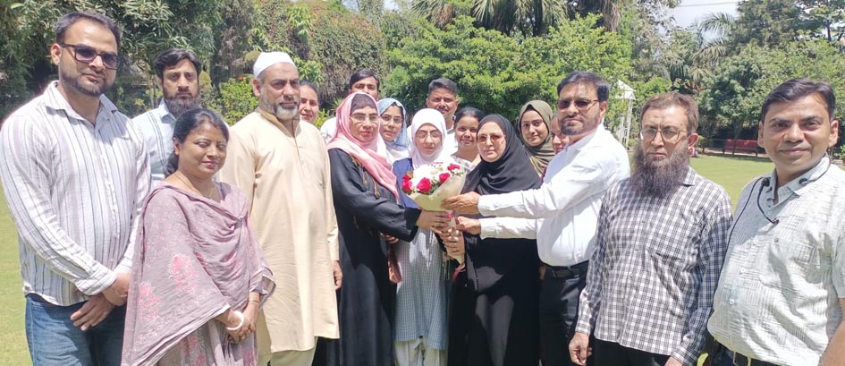 Hadiya of New Era Academy became the district topper of CBSE 10th