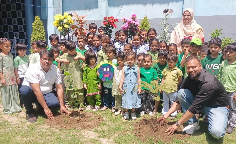 Blue Bird School planted trees and pledged to save the earth.