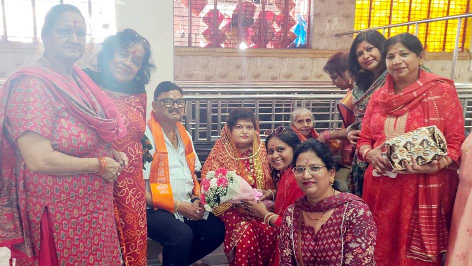 The temple premises reverberated with chants hailing the Mother Goddess, as the Vaishya Mahila Samiti offered prayers for the nation's prosperity.