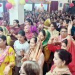 Devotees Moved to Tears Witnessing the Friendship of Shri Krishna and Sudama; Grand Conclusion of the Shrimad Bhagavat Katha