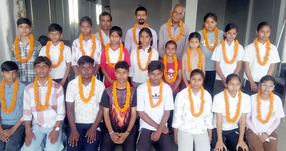 Saharanpur to Showcase Its Prowess at State-Level Kickboxing; 21-Member Team Departs for Meerut