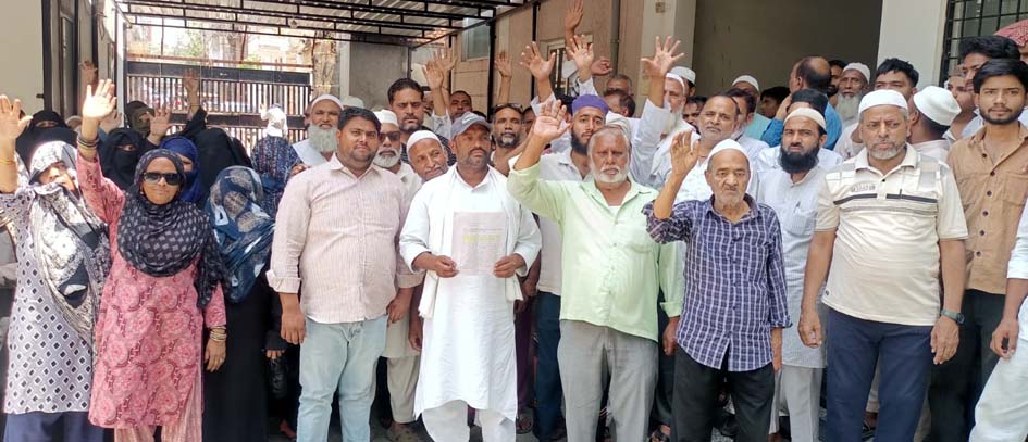 Severe water shortage in several areas, including Ahmed Colony, Daulatnagar, and Rahat Colony.