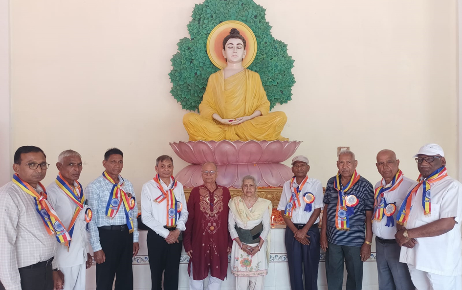 500 devotees took initiation on Buddha Purnima, a huge feast was organised.
