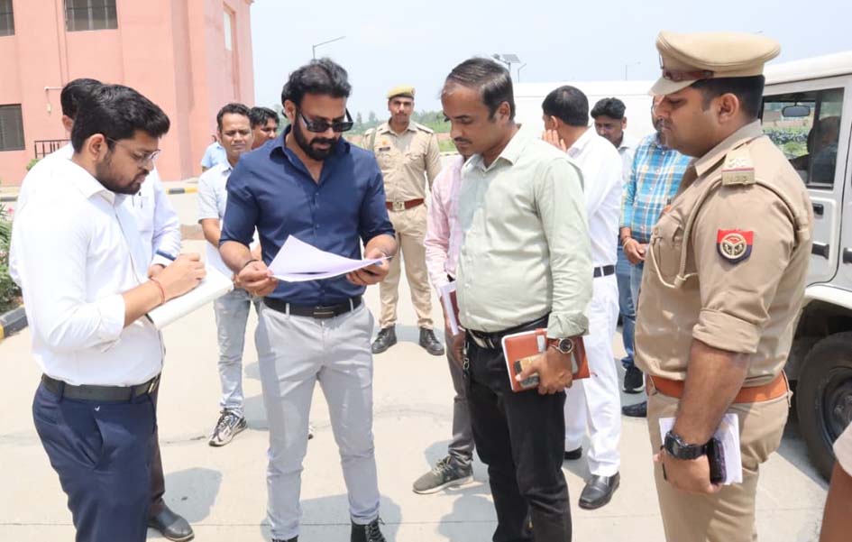 DM Fumes Over Delays in Construction Work at Maa Shakumbhari University