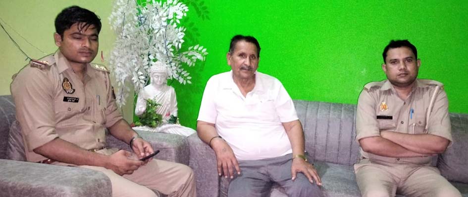 Officers of the Save Reservation Struggle Committee going to Lal Wala village are under house arrest.
