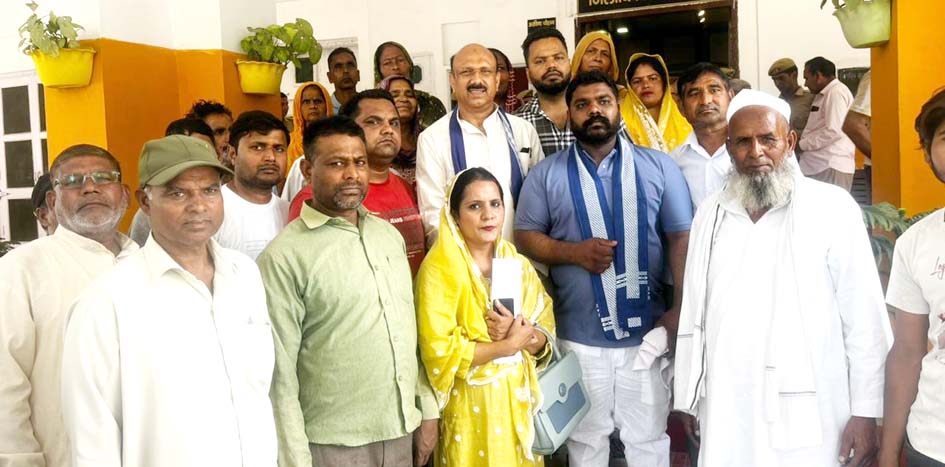 Azad Samaj Party Submits 10-Point Memorandum to DM