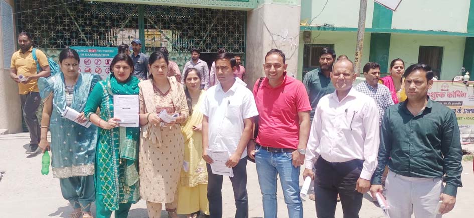 दो पालियों में शुरू हुई टीजीटी परीक्षा, नकलविहीन और शांतिपूर्ण संपन्न कराने को भारी पुलिस बल तैनात