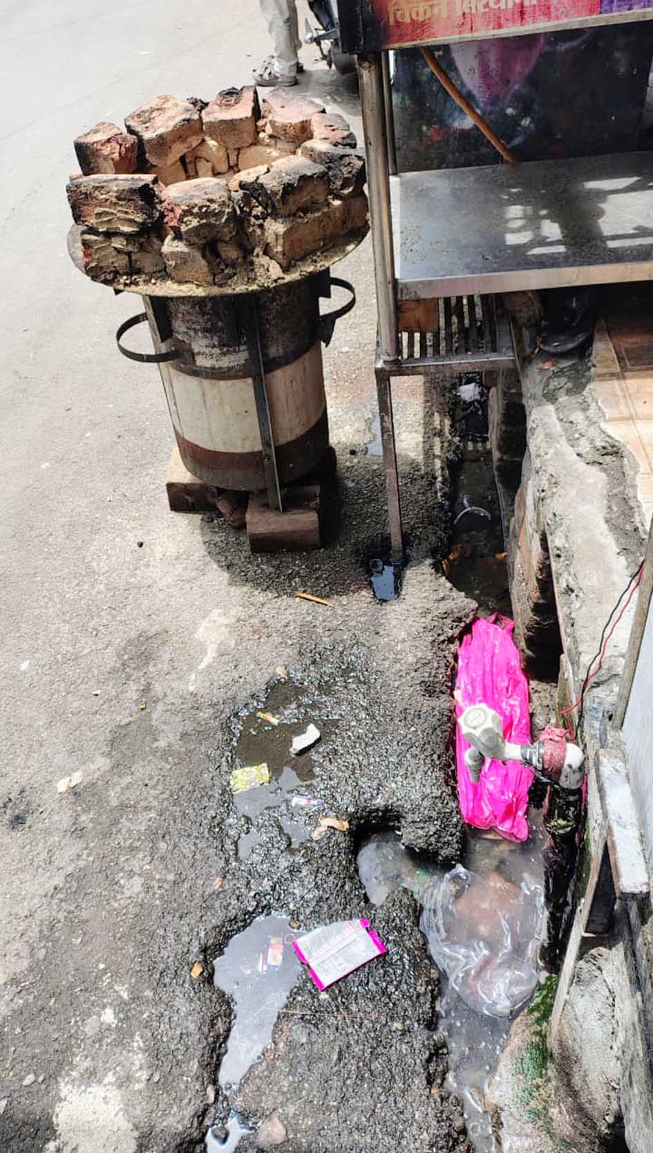 Encroachment and chaos rampant in the Combo Bridge area; public in distress.