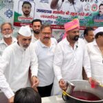 Congress members celebrated Rahul Gandhi's birthday by setting up a stall serving chilled sherbet.