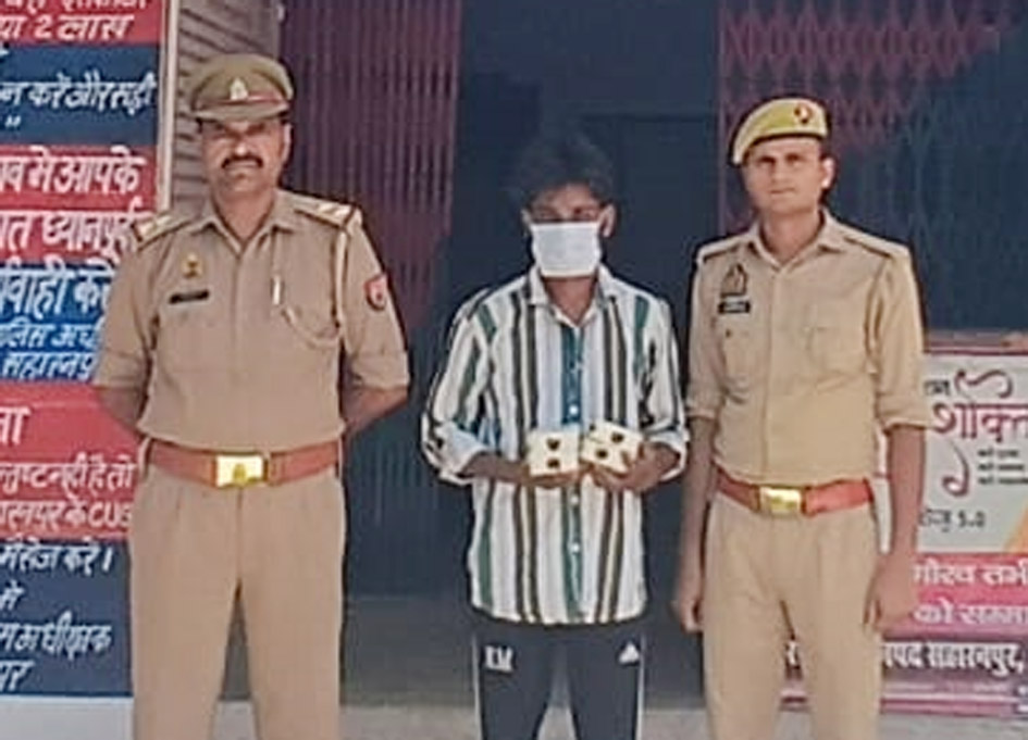 Two theft cases solved; cunning thief arrested.