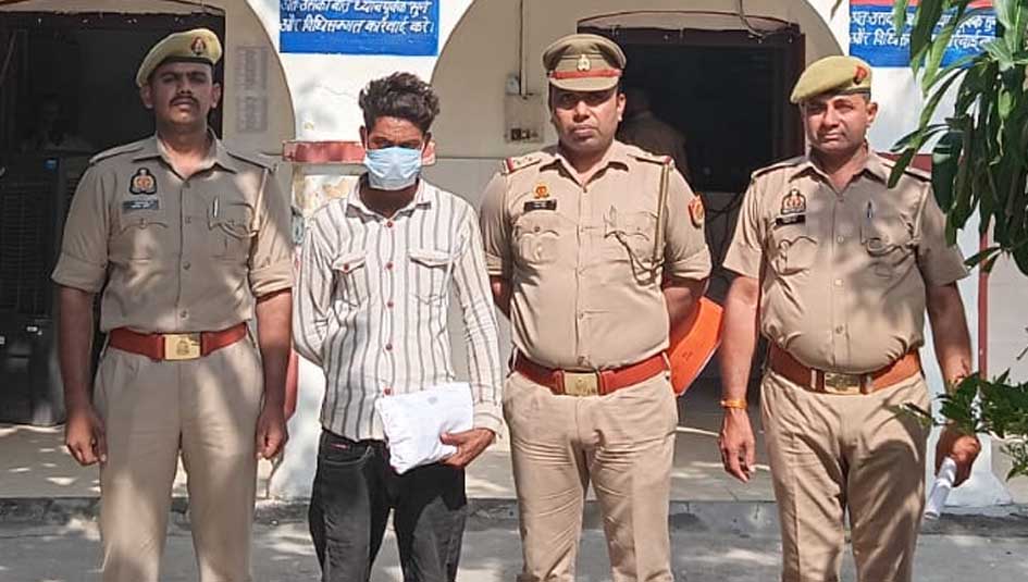 Wanted notorious accused arrested with stolen cables.