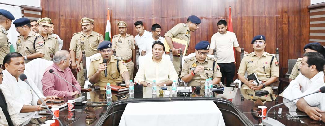 Administrative preparations intensified to ensure a safe and smooth Kanwar Yatra 2026; DM and SSP held a meeting with IMA doctors.