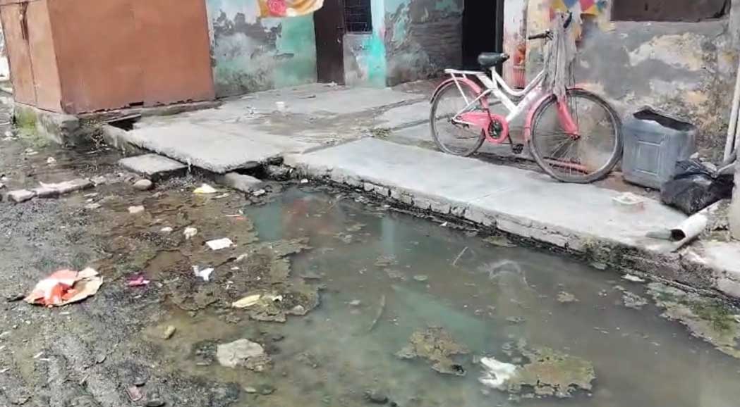 चुनाव जीते और गायब हो गए नेताजी