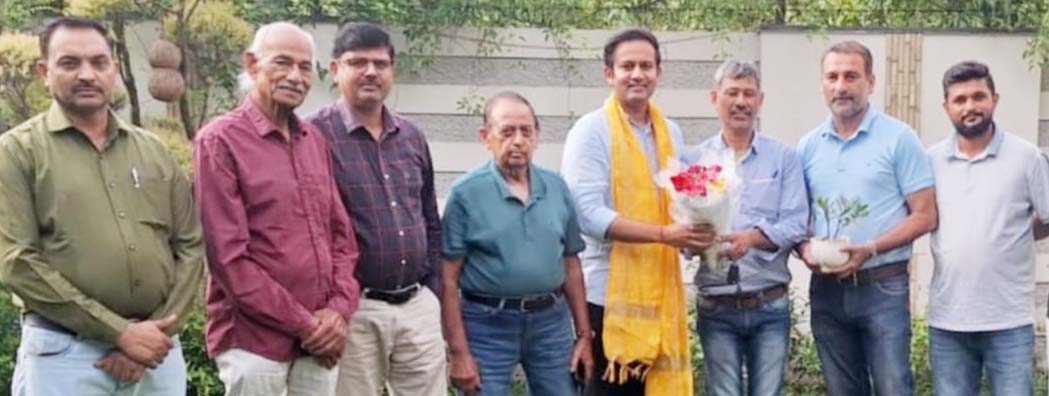 Punya Garg was felicitated on his selection as Vice President of the Uttar Pradesh Badminton Association.