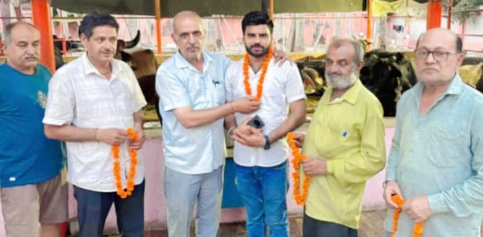 ब्राह्मण महासभा के जिलाध्यक्ष चेतन शर्मा का हुआ नागरिक अभिनंदन