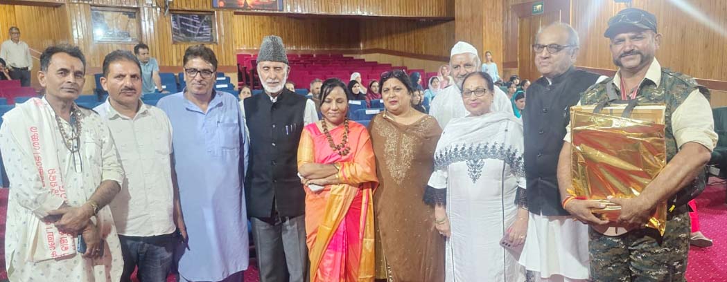 Vijaykant Chauhan, a cow protector from Saharanpur, honored with the Lal Ded Award 2026 in Kashmir.