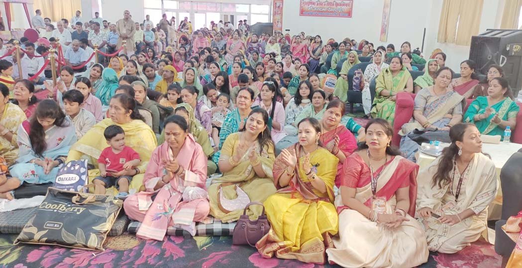 A grand event marked by a confluence of faith and devotion took place at Jain Bagh Dharamshala on Guru Purnima.