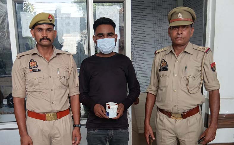 Smuggler nabbed with charas worth lakhs