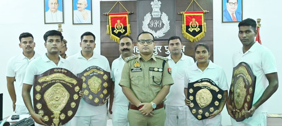 Won 4 major championships in Varanasi; SSP felicitated the players.