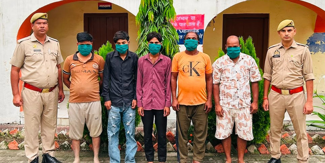 Fatehpur police arrested 5 people to maintain law and order.