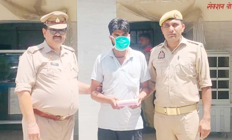 Drug smuggler nabbed with 213 grams of smack; bike also seized.